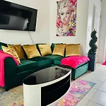 Pophaus Central Brighton - Glam Pad By The Station