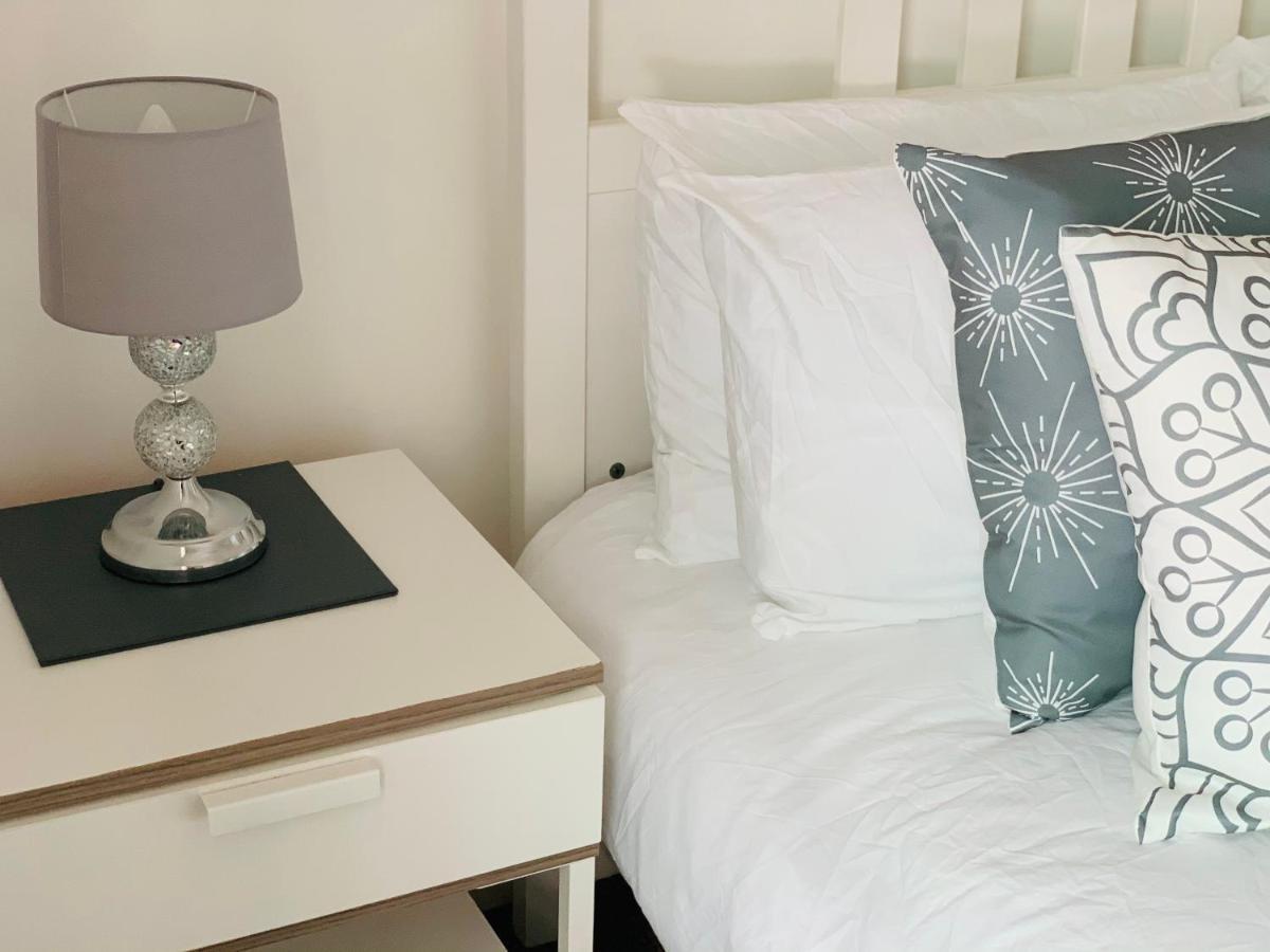 Townhouse: Modern With Private Patio Holiday home Brighton