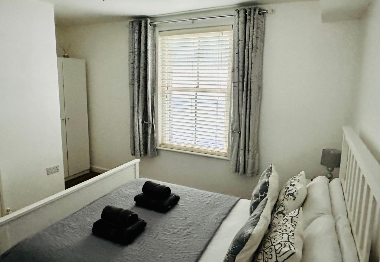 Townhouse: Modern With Private Patio Holiday home Brighton