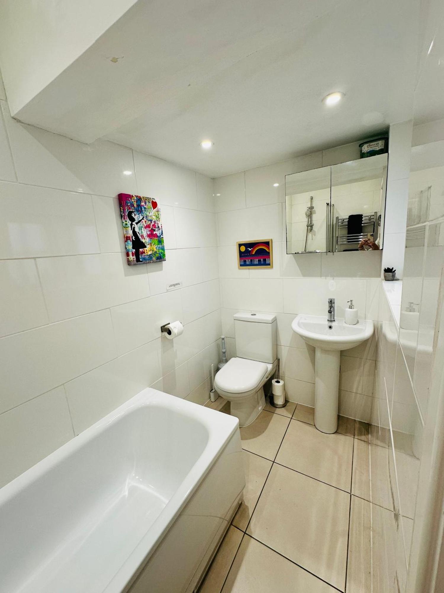 Townhouse: Modern With Private Patio Brighton