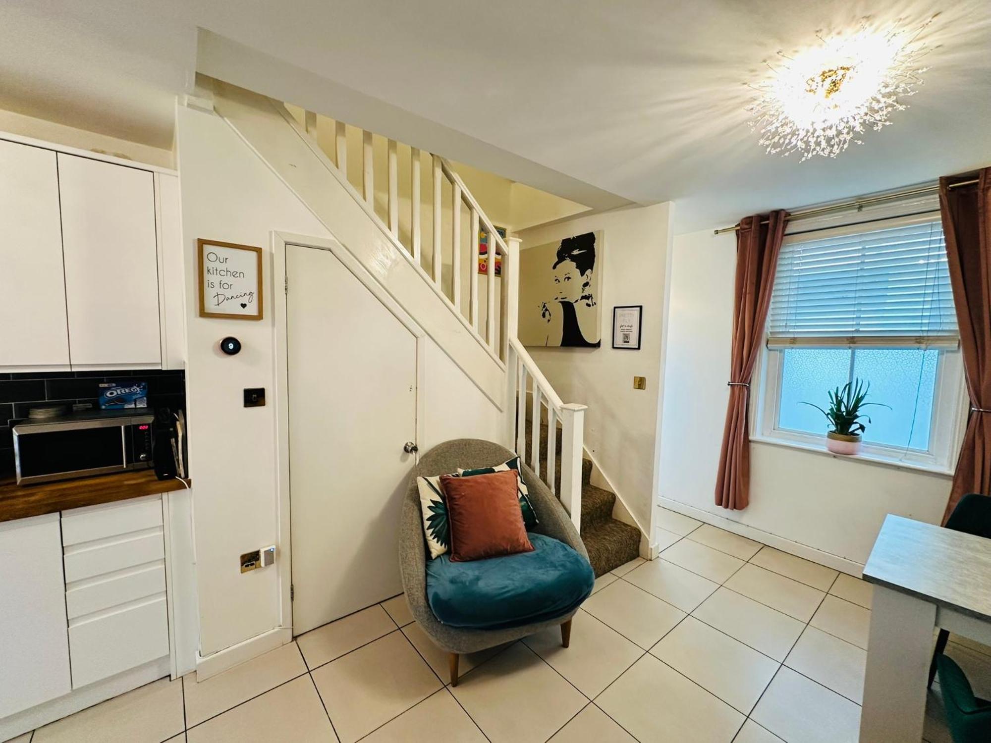 Townhouse: Modern With Private Patio * Brighton
